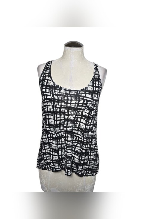 Forever 21 Tops - Forever 21 Racerback Tank Top Black White  Scoop Neck L Sleeveless Lightweight
